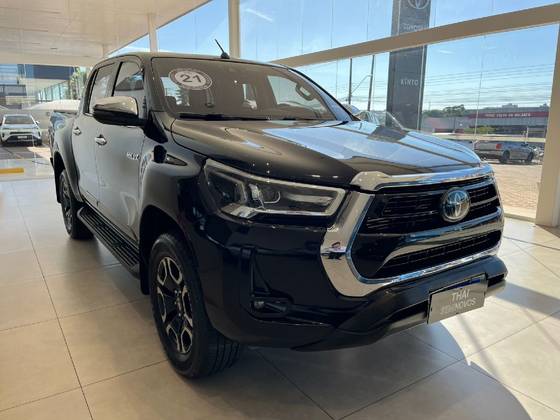 TOYOTA HILUX 2.8 D-4D TURBO DIESEL CD SRX 4X4 AUTOMÁTICO